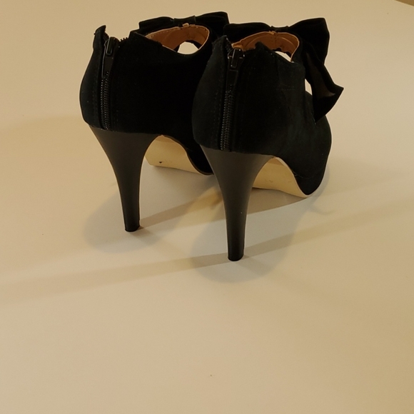 Shoes 👞 - Picture 2 of 4